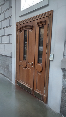 Полуторная остекленная дверь